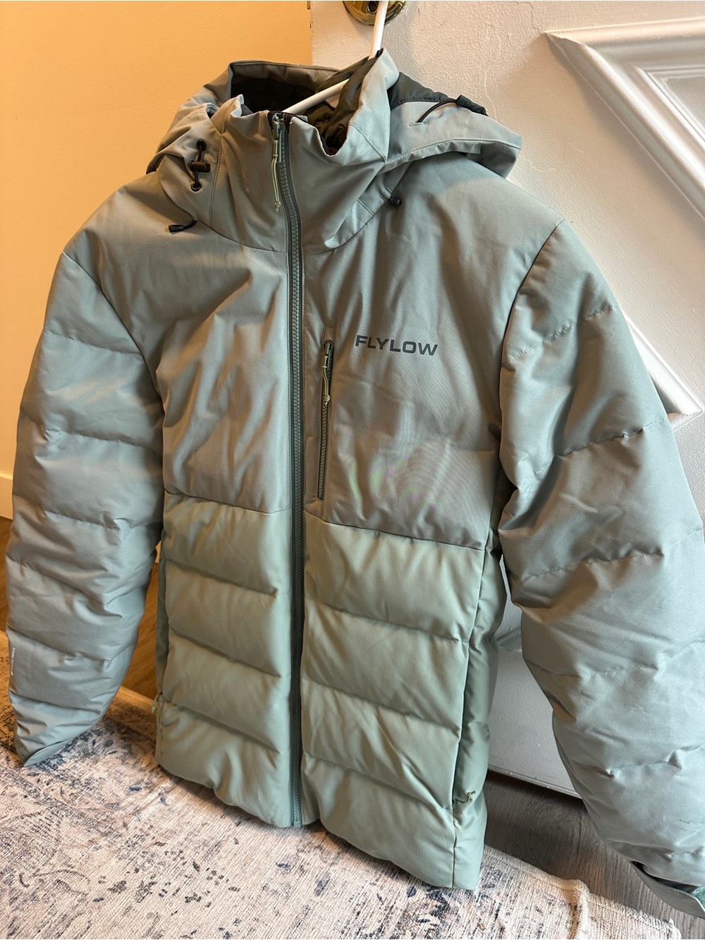 Flylow down jacket - Picture 2 of 8